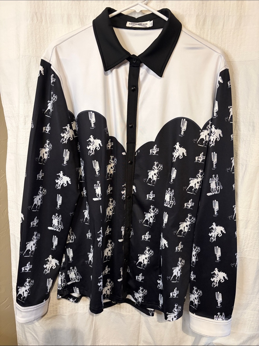 Ranch Dress’n black & white  size XLG
